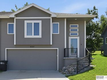 6107 N 108 Avenue Circle, Omaha, NE 68164