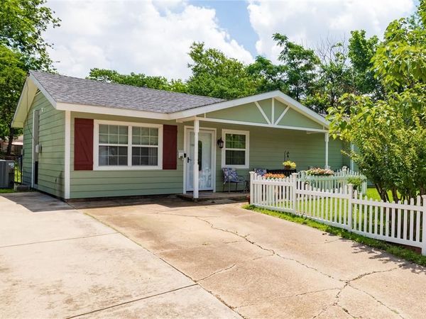 812 Denton Drive , Euless, TX 76039