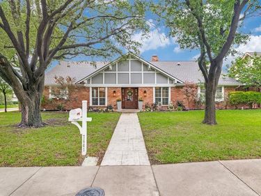 7601 Carta Valley Drive, Dallas, TX 75248