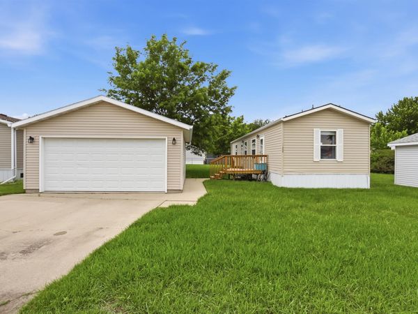 1405 E Ivy Pl, Sioux Falls, SD 57103