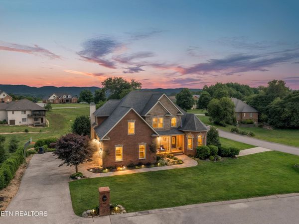 1301 Woodland Trace, Maryville, TN 37803