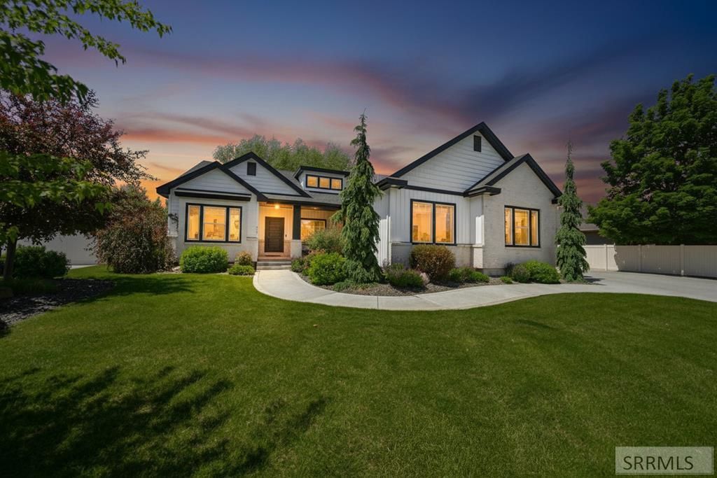 998 Grassland Drive, Idaho Falls, ID 83404 Main Photo