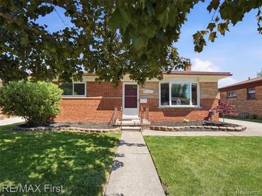 21213 Centennial Street, St. Clair Shores, MI 48081