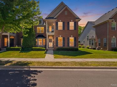 42682 Park Cresent Drive, Sterling Heights, MI 48313
