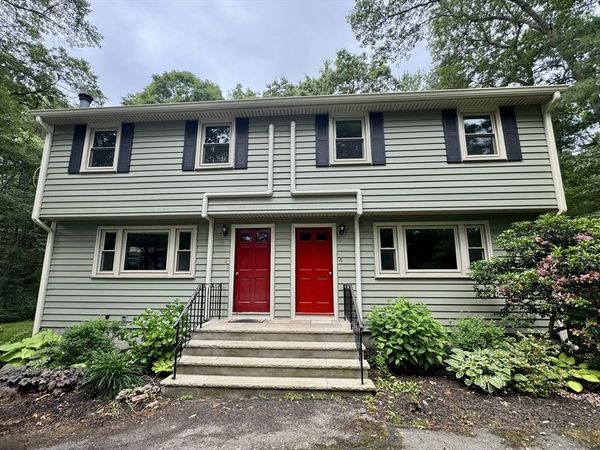 4 Link St, Foxboro, MA 02035