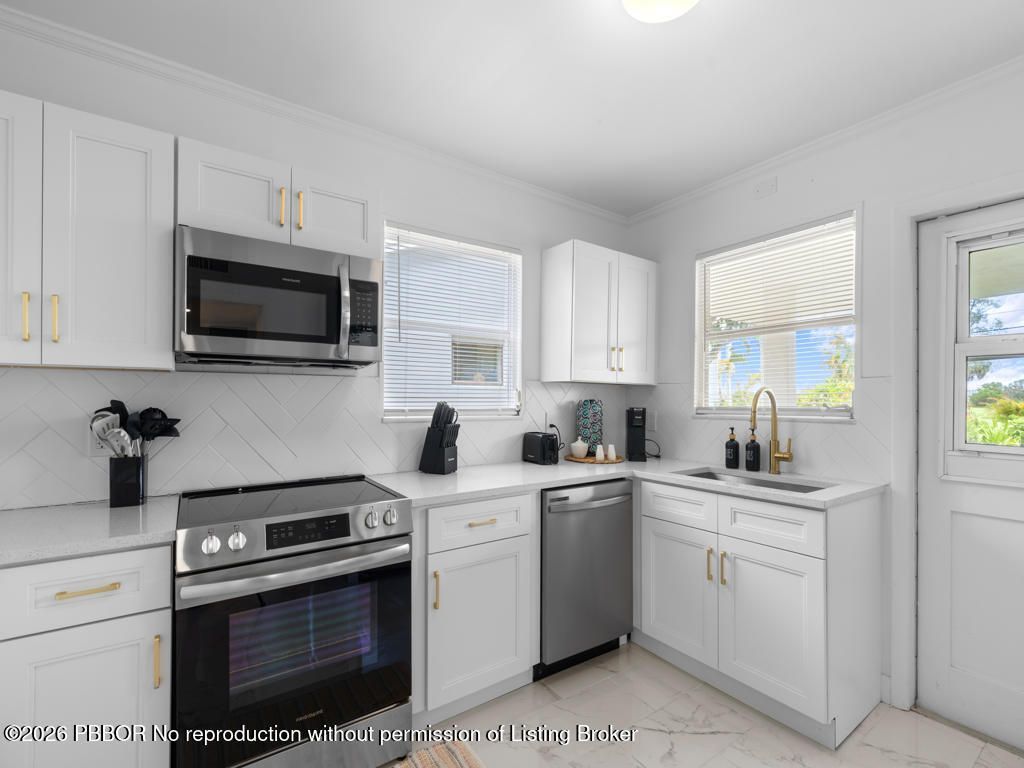 422 N Lakeside Drive, Lake Worth Beach, FL 33460 Photo