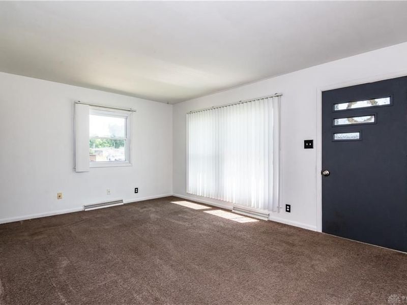 810 Meadow Lane, Troy, OH 45373 Photo 2