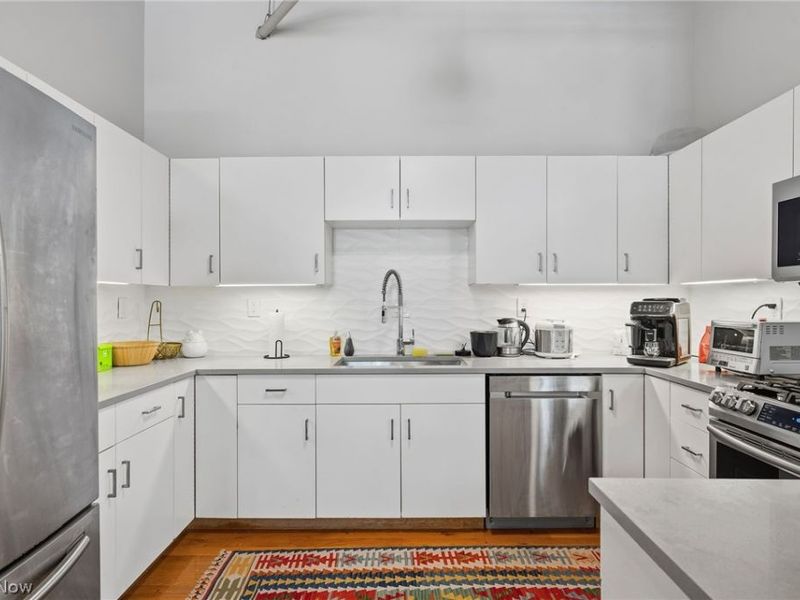 635 W Lakeside Avenue , Unit 402, Cleveland, OH 44113 Photo 11