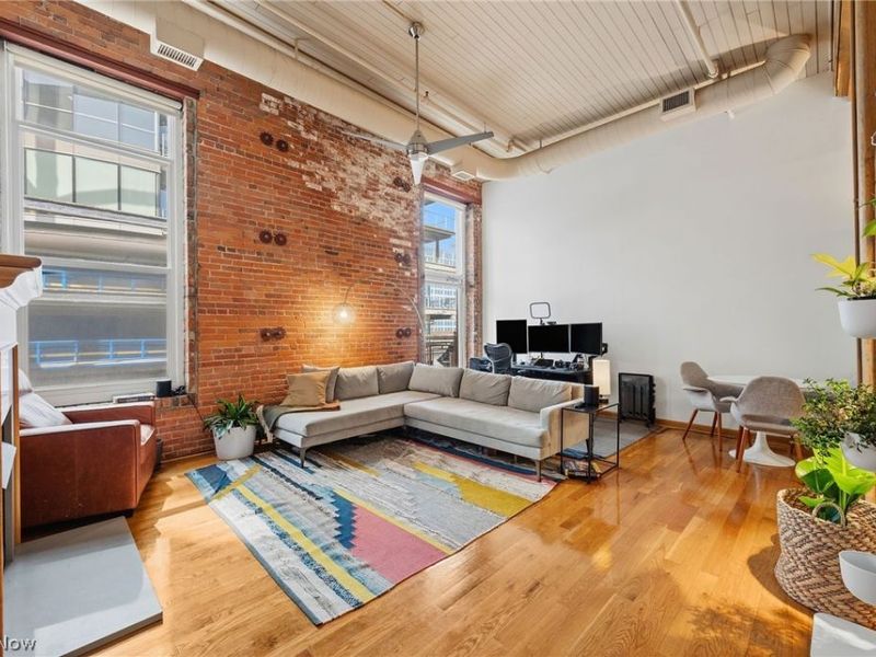 635 W Lakeside Avenue , Unit 402, Cleveland, OH 44113 Photo 3