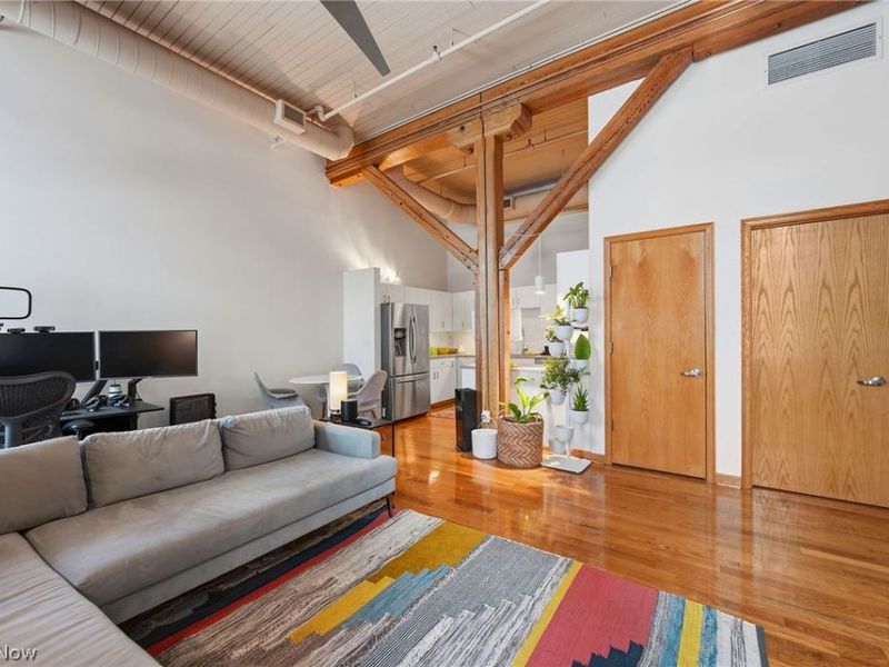635 W Lakeside Avenue , Unit 402, Cleveland, OH 44113 Photo 4