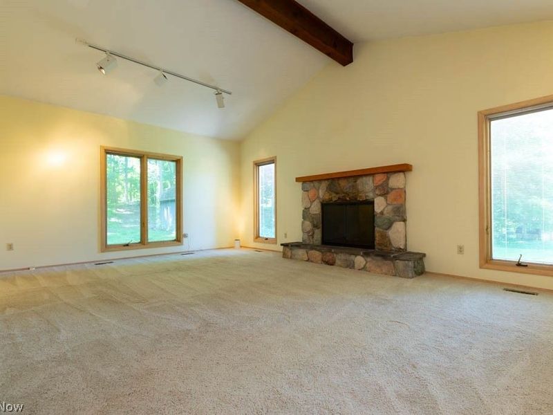 7360 Ledgewood Drive, Kirtland, OH 44094 Photo 2