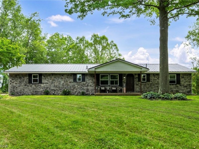 12100 Hoover Avenue NW, Uniontown, OH 44685 Photo 2