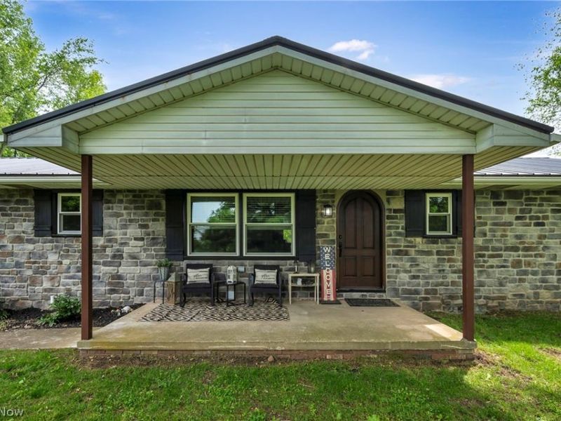 12100 Hoover Avenue NW, Uniontown, OH 44685 Photo 3