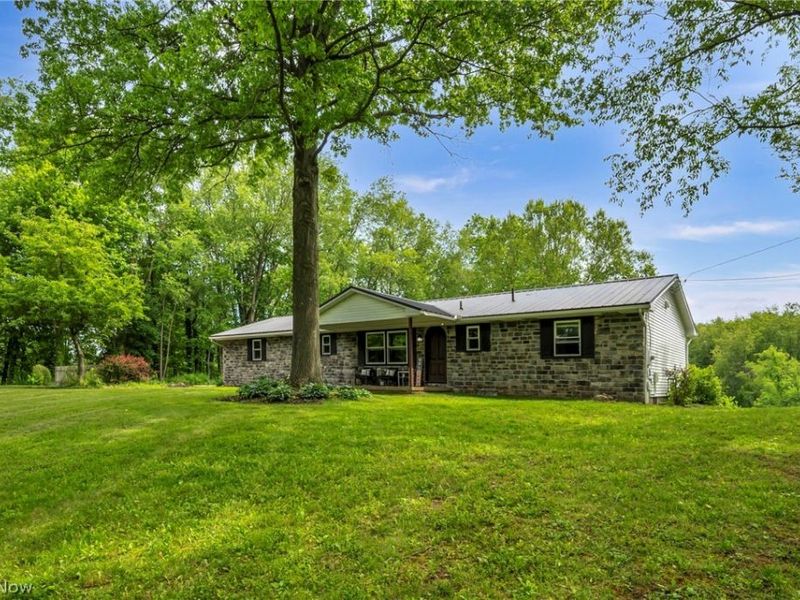 12100 Hoover Avenue NW, Uniontown, OH 44685 Photo 4
