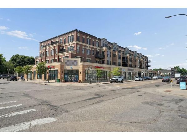 1060 Grand Avenue, Unit 210, Saint Paul, MN 55105
