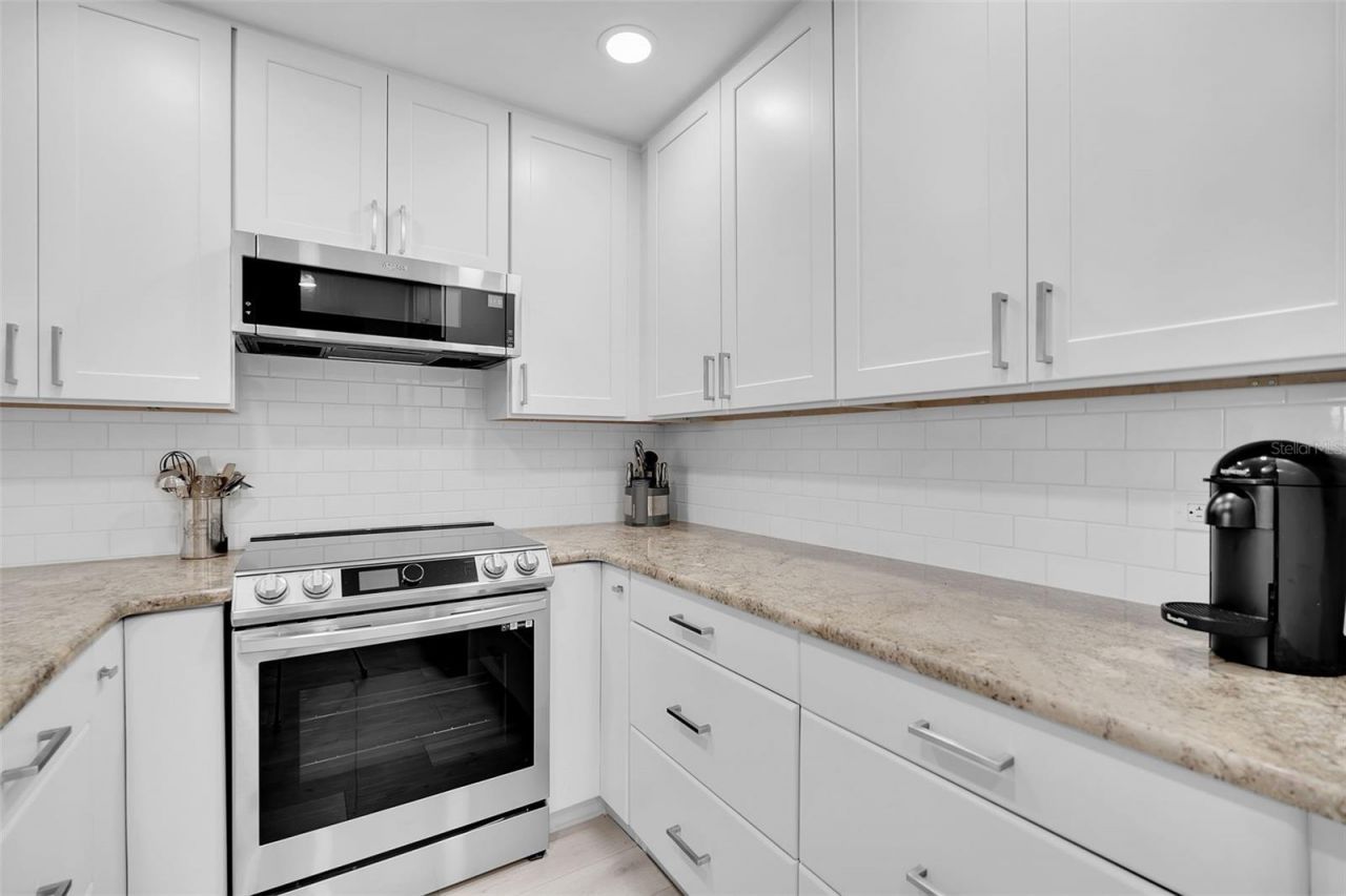862 Hudson Avenue , Unit 862, Sarasota, FL 34236 Photo