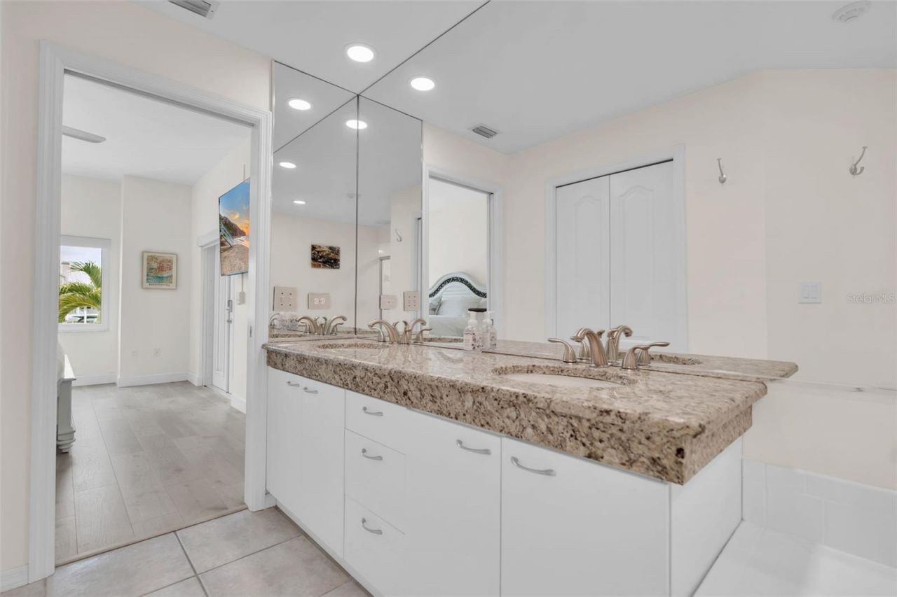 862 Hudson Avenue , Unit 862, Sarasota, FL 34236 Photo