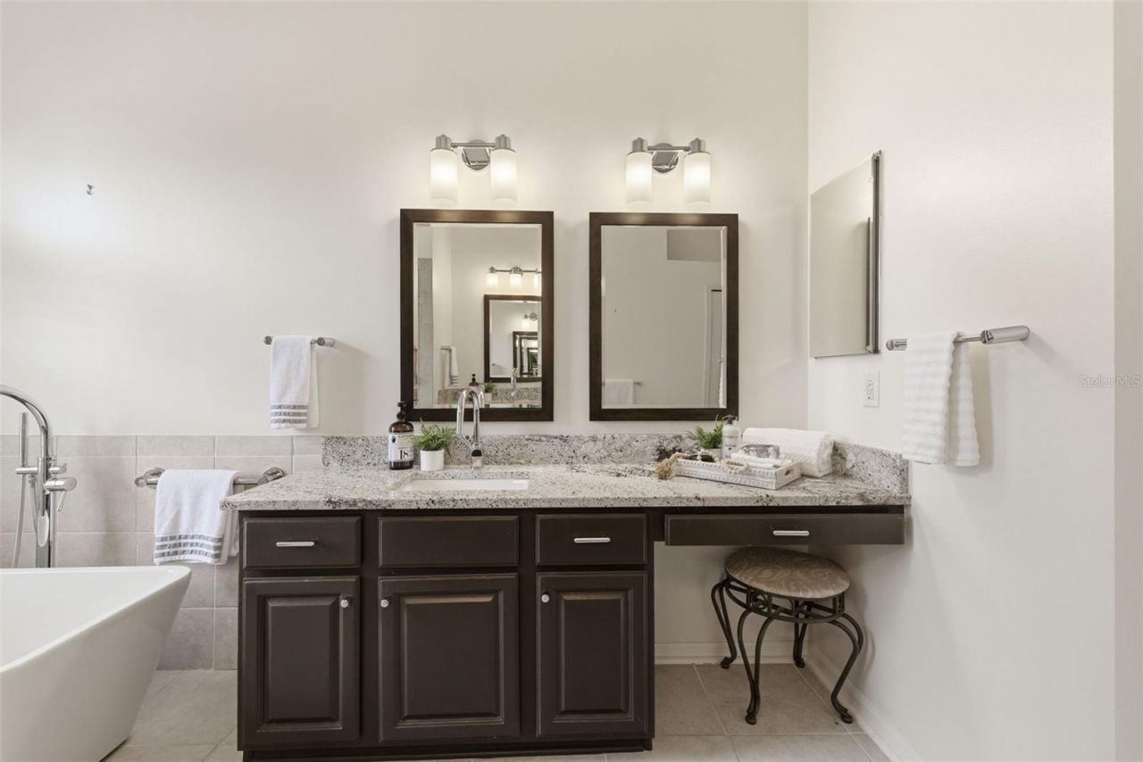 11902 Wandsworth Drive, Tampa, FL 33626 Photo