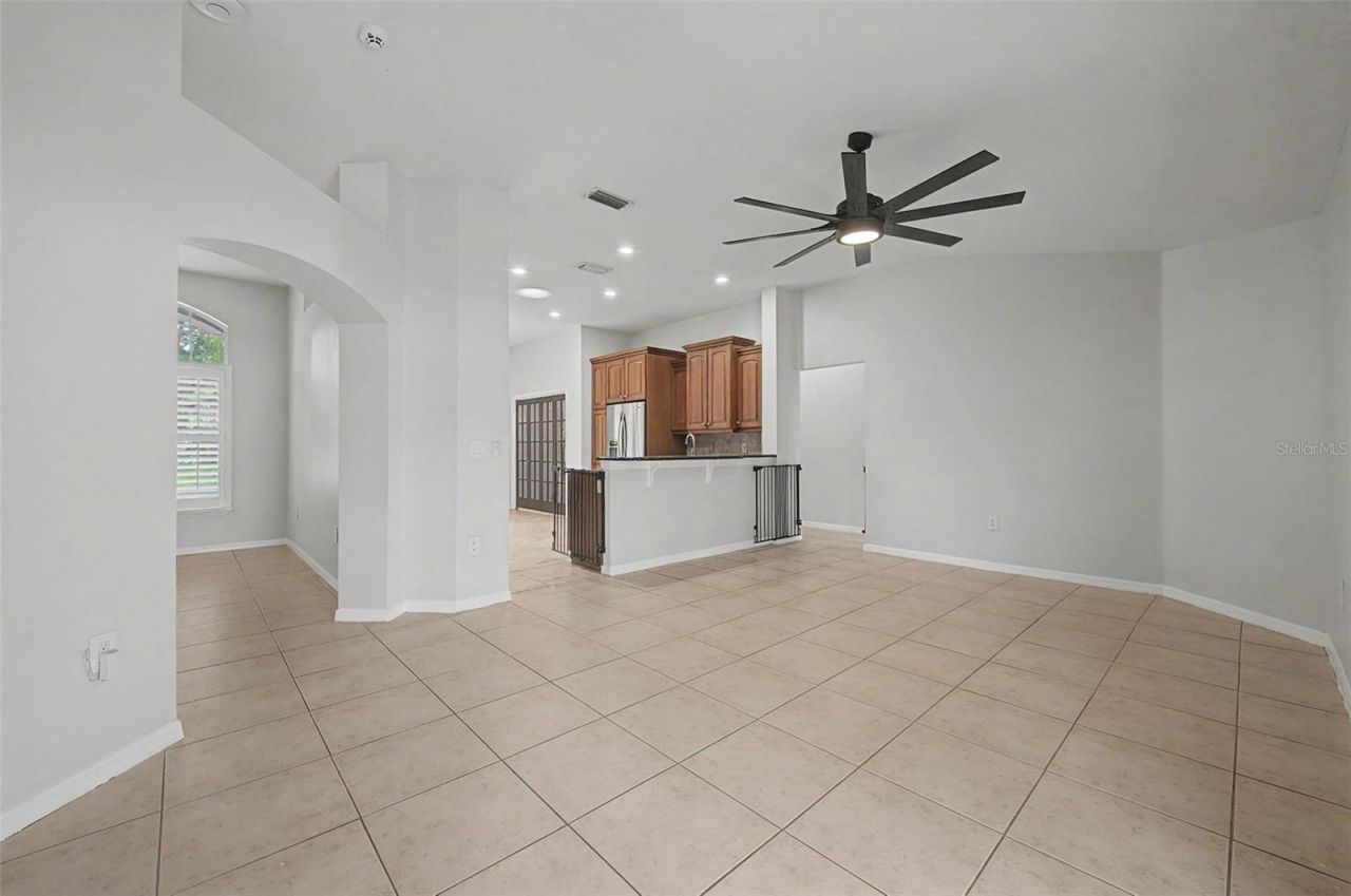 4021 Lithia Ridge Boulevard, Valrico, FL 33596 Photo