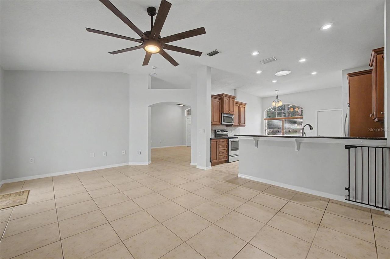 4021 Lithia Ridge Boulevard, Valrico, FL 33596 Photo
