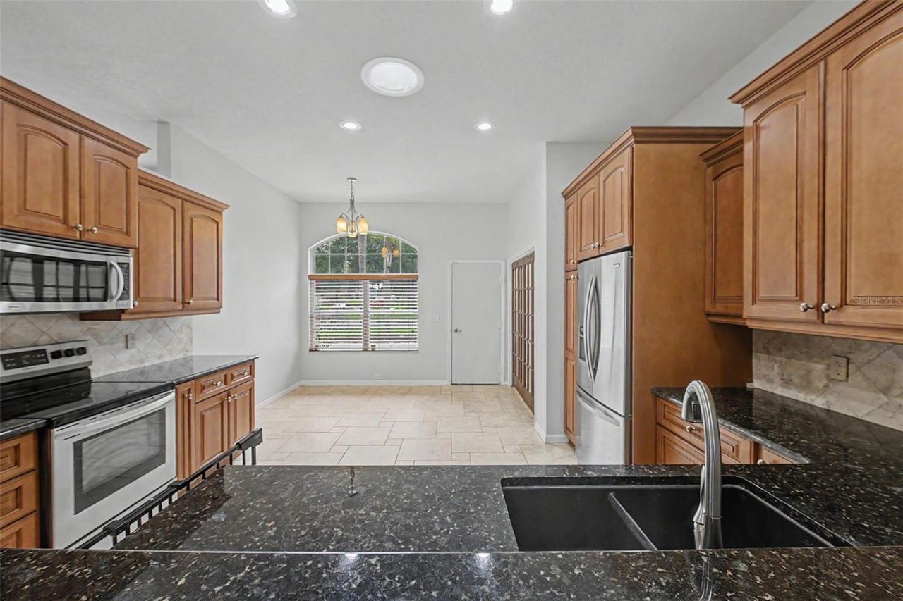 4021 Lithia Ridge Boulevard, Valrico, FL 33596 Photo