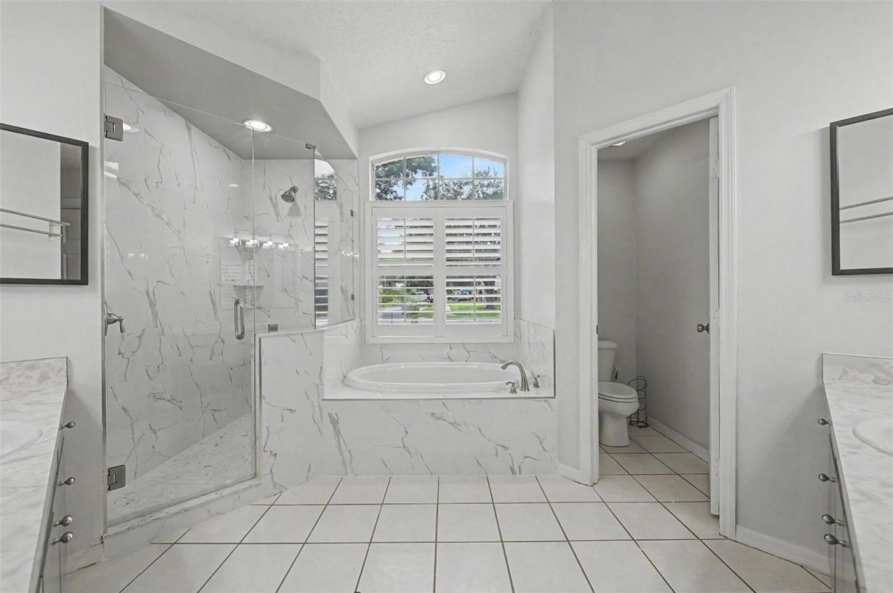 4021 Lithia Ridge Boulevard, Valrico, FL 33596 Photo