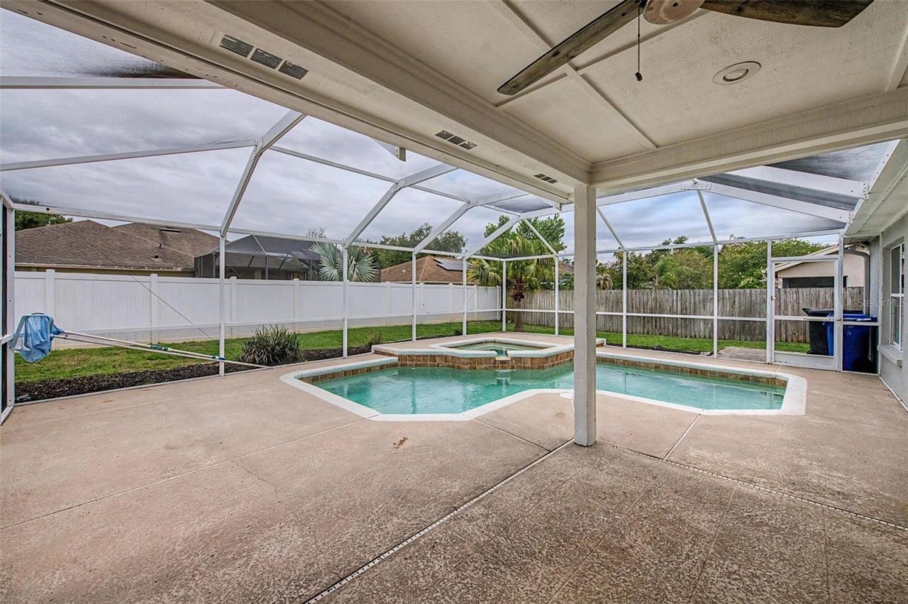 4021 Lithia Ridge Boulevard, Valrico, FL 33596 Photo