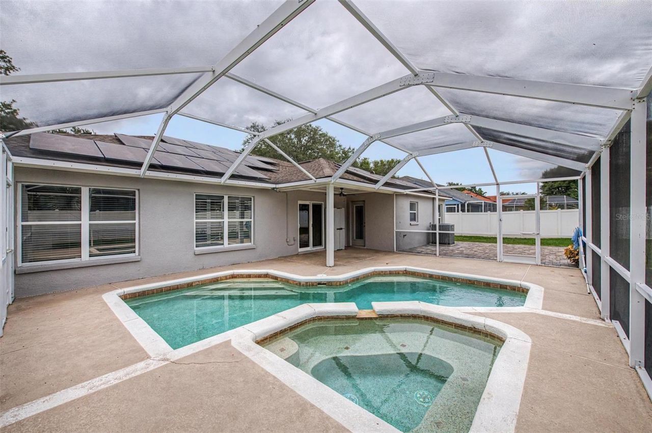 4021 Lithia Ridge Boulevard, Valrico, FL 33596 Photo