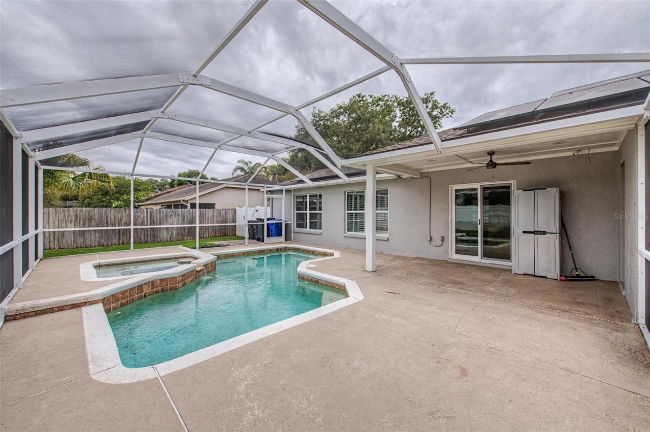 4021 Lithia Ridge Boulevard, Valrico, FL 33596 Photo