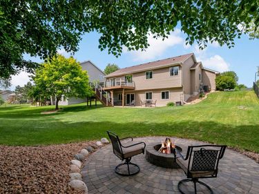 9800 Evergreen Avenue N, Brooklyn Park, MN 55443