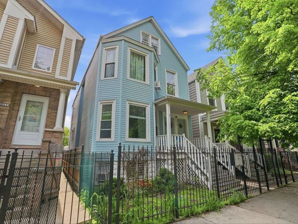 2915 N Dawson Avenue, Chicago, IL 60618