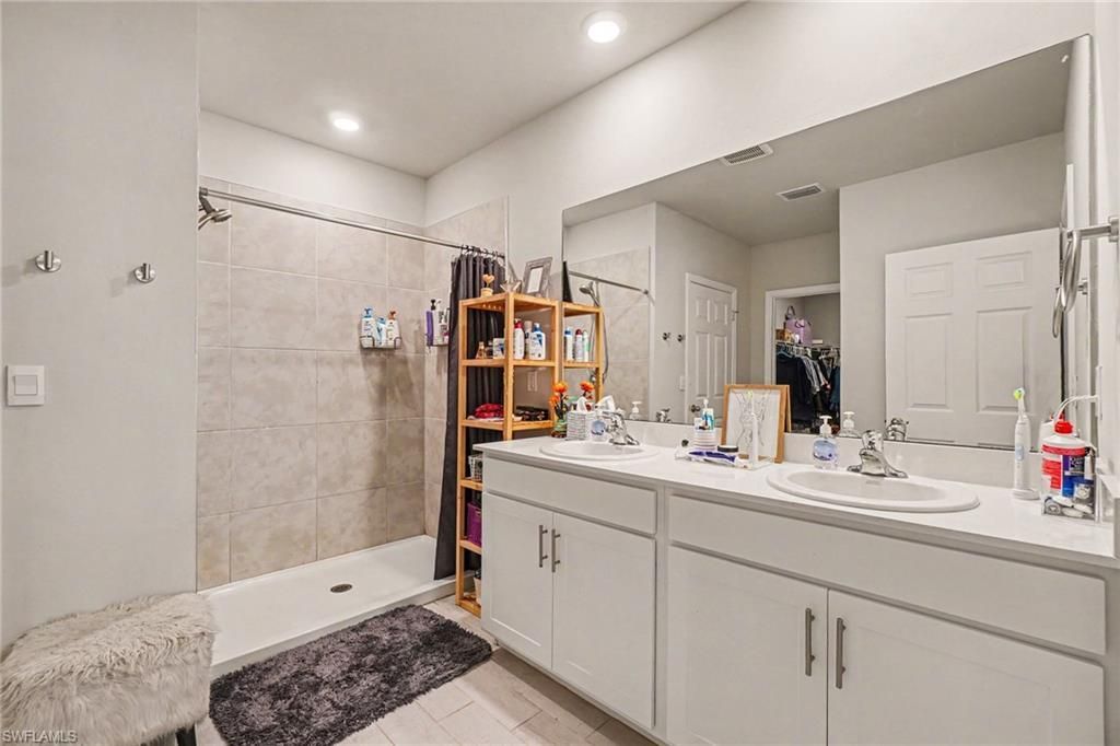 2045 NW 7th St, Cape Coral, FL 33993 Photo