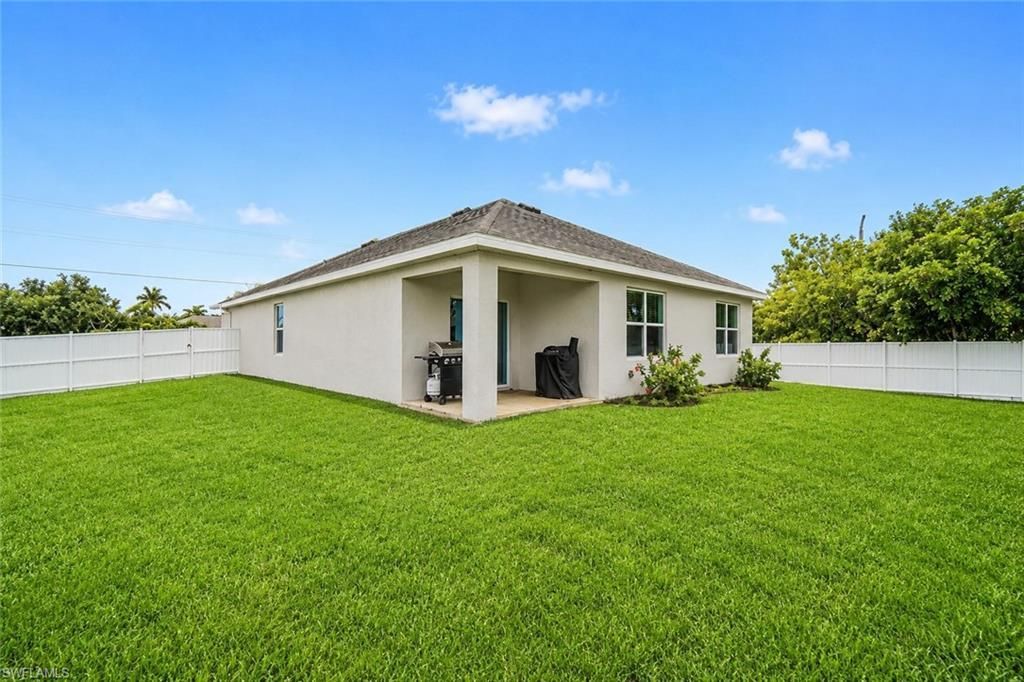 2045 NW 7th St, Cape Coral, FL 33993 Photo