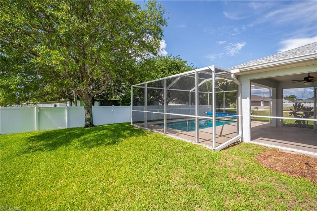 1922 Jacaranda Pkwy W, Cape Coral, FL 33993 Photo