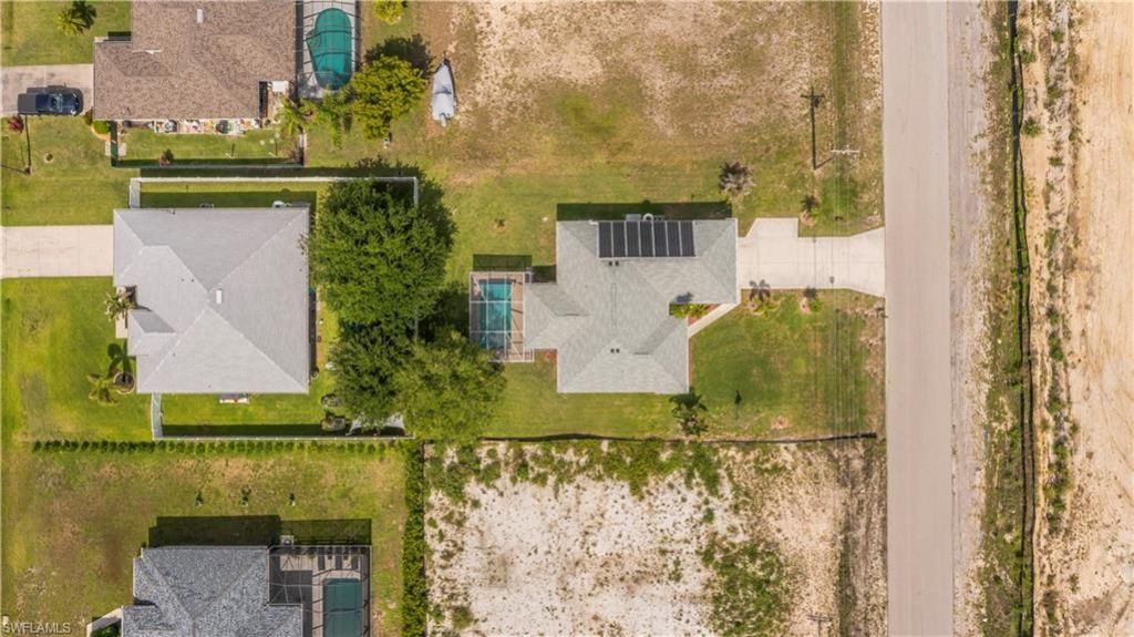 1922 Jacaranda Pkwy W, Cape Coral, FL 33993 Photo