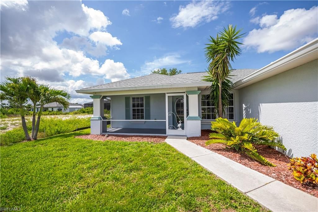 1922 Jacaranda Pkwy W, Cape Coral, FL 33993 Photo