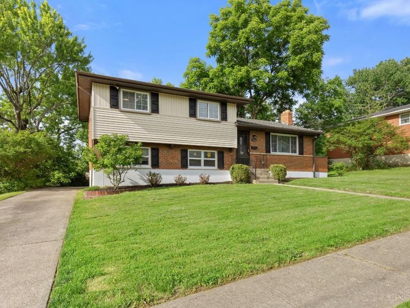9164 Cherry Blossom Lane, Springfield Twp., OH 45231 Photo 2