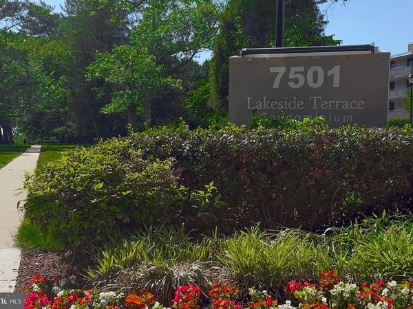 7501 DEMOCRACY BOULEVARD , BETHESDA, MD 20817