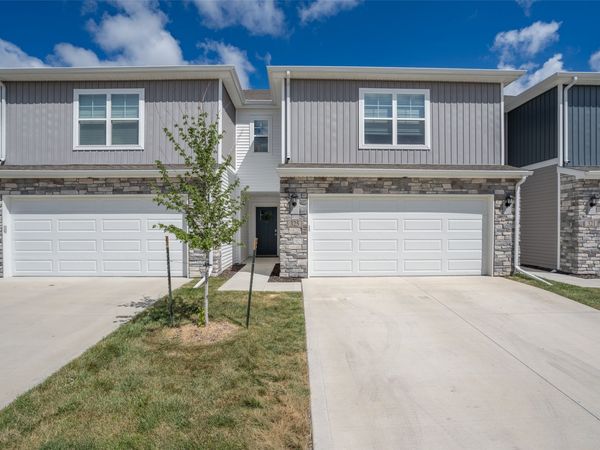 325 Juniper Drive , Waukee, IA 50263
