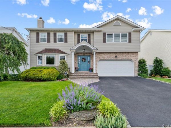 2442 6th Avenue , East Meadow, NY 11554