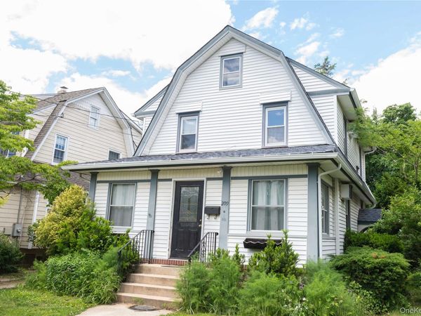 209 Sherman Street , Lynbrook, NY 11563