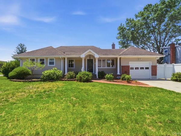 2934 Kinloch Road, Wantagh, NY 11793