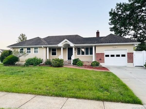 2934 Kinloch Road, Wantagh, NY 11793
