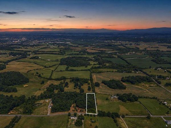 326 County Road, Sweetwater, TN 37874