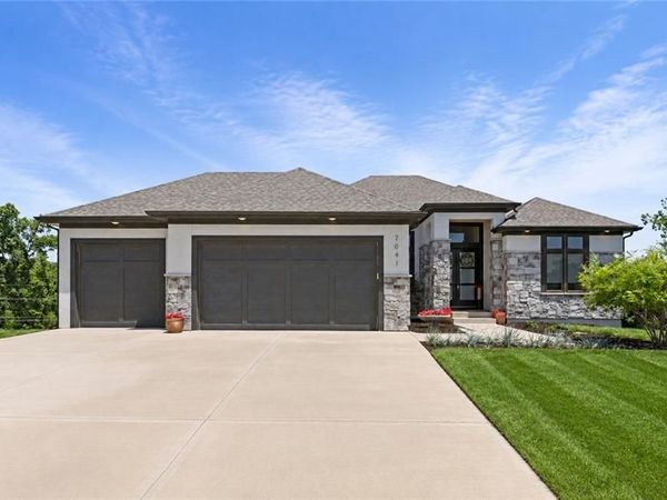 7041 N London Avenue, Kansas City, MO 64151