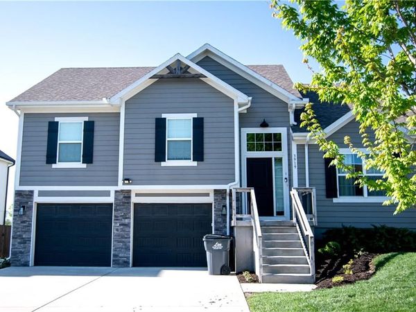 3919 Valley Forge Drive, Blue Springs, MO 64014