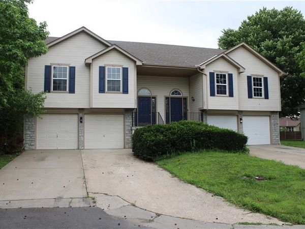 403 NW Highland Lane, Blue Springs, MO 64014