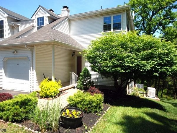 34 Delaware Ln, Branchburg, NJ 08876