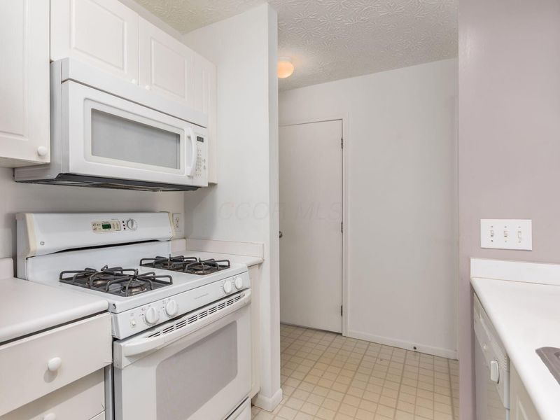 4645 Parrau Drive, Unit 68C, Columbus, OH 43228 Photo 13
