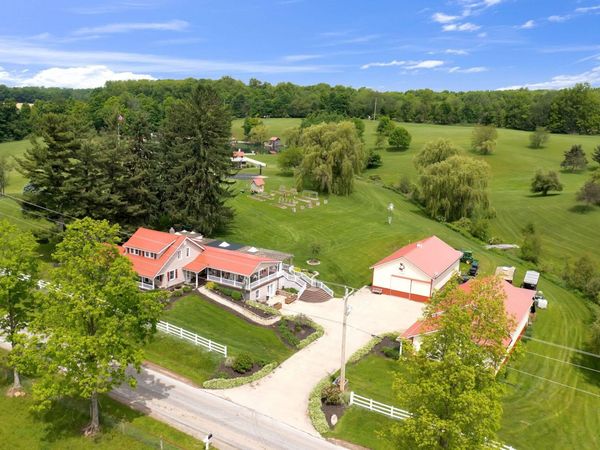 5643 Yankee Street , Fredericktown, OH 43019